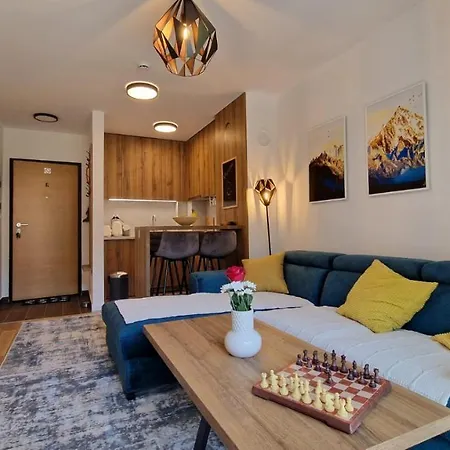 Cozy 1bdr Near Lift *