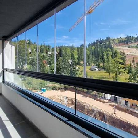 Cozy 1bdr Near Lift