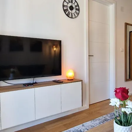 Apartment Engadin's 1bdr Near Lift *