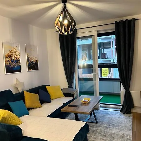 Engadin's 1bdr Near Lift *